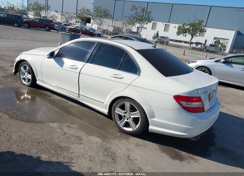 2011 MERCEDES-BENZ C 300 SPORT VIN: WDDGF5EB5BR157077