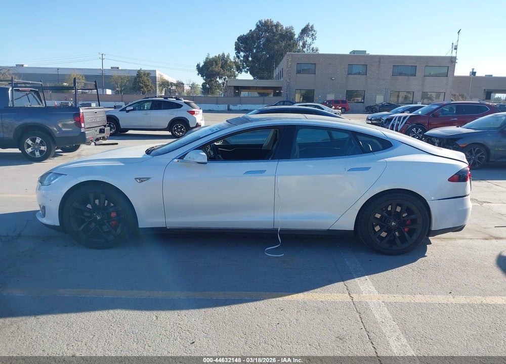 2014 TESLA MODEL S P85 VIN: 5YJSA1H11EFP56129