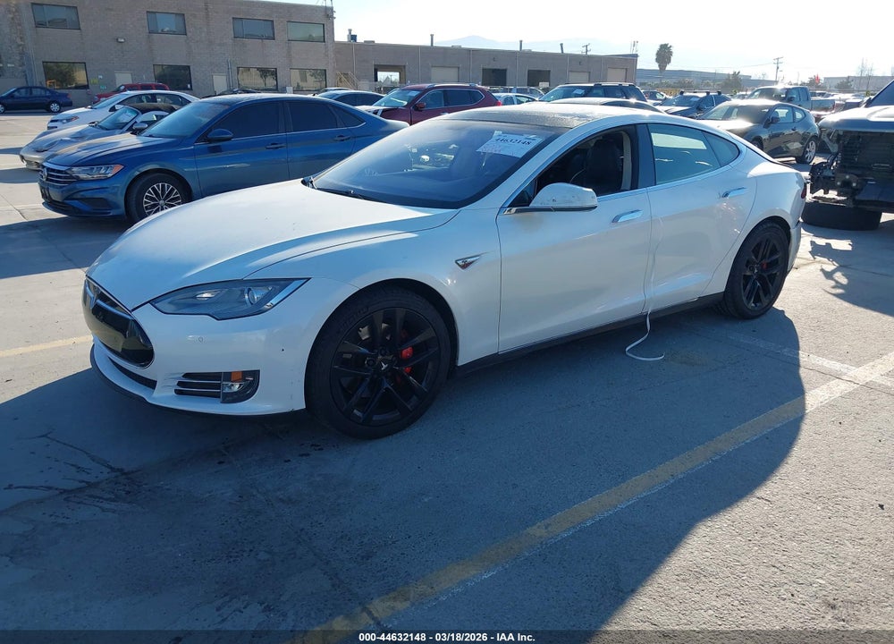 2014 TESLA MODEL S P85 VIN: 5YJSA1H11EFP56129