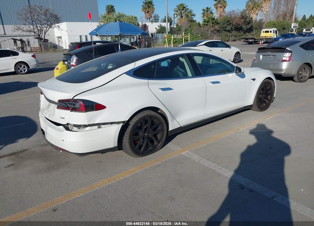 2014 TESLA MODEL S P85 VIN: 5YJSA1H11EFP56129