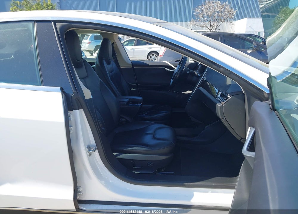 2014 TESLA MODEL S P85 VIN: 5YJSA1H11EFP56129