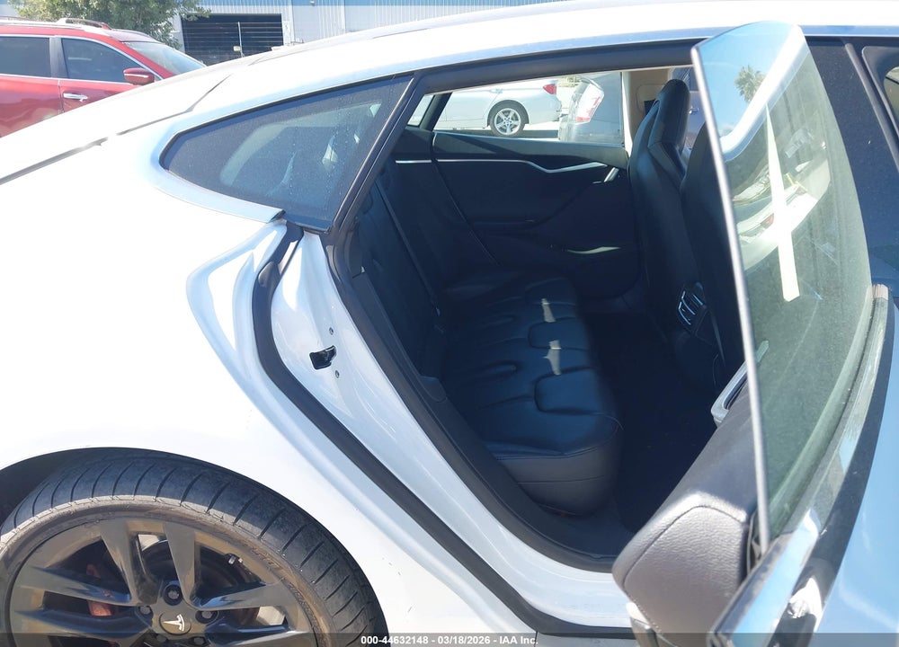 2014 TESLA MODEL S P85 VIN: 5YJSA1H11EFP56129