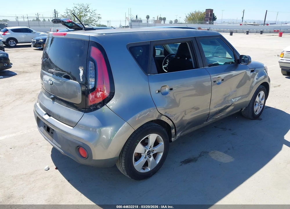 2018 KIA SOUL VIN: KNDJN2A22J7625087