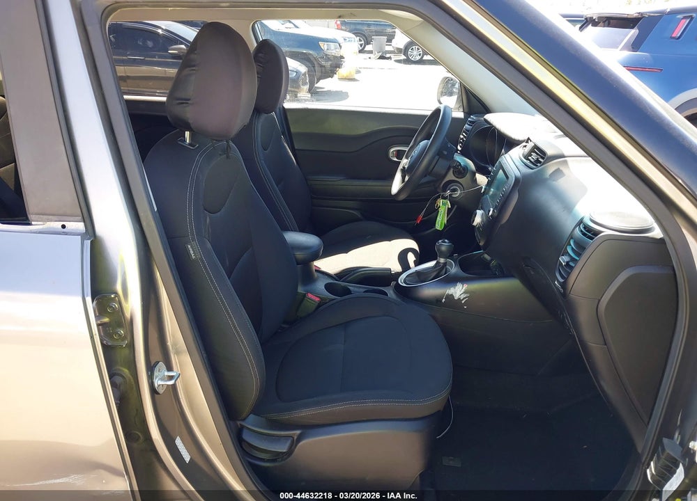 2018 KIA SOUL VIN: KNDJN2A22J7625087