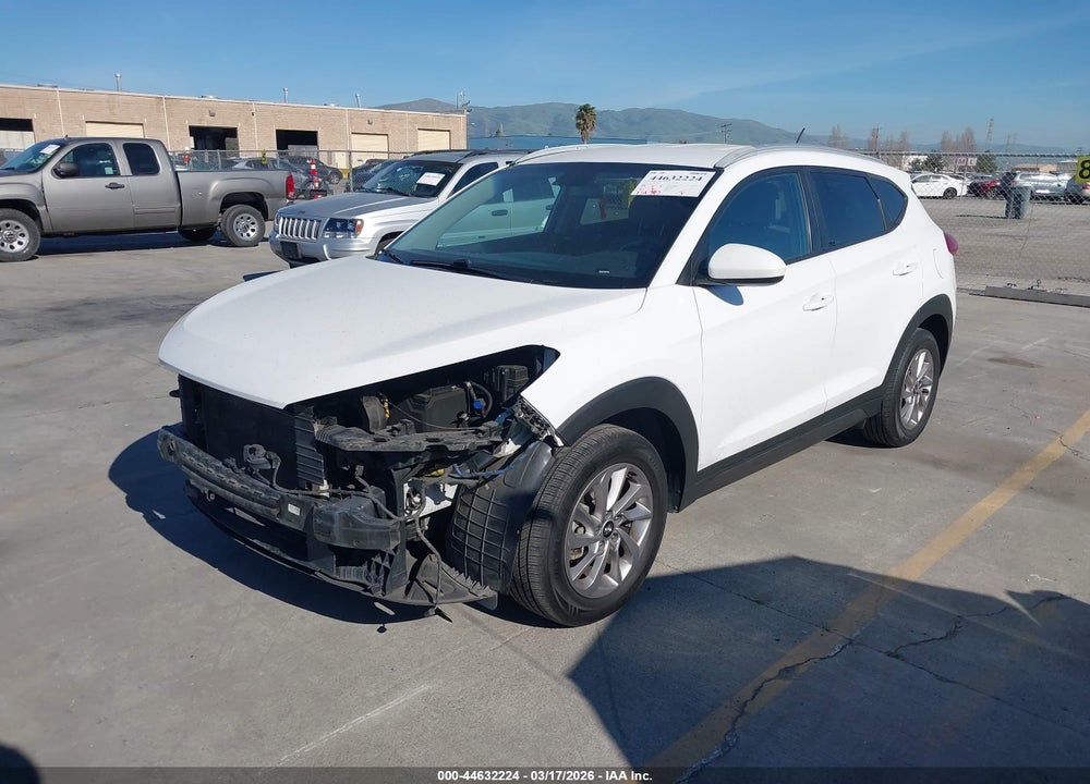 2016 HYUNDAI TUCSON SE VIN: KM8J3CA46GU112668