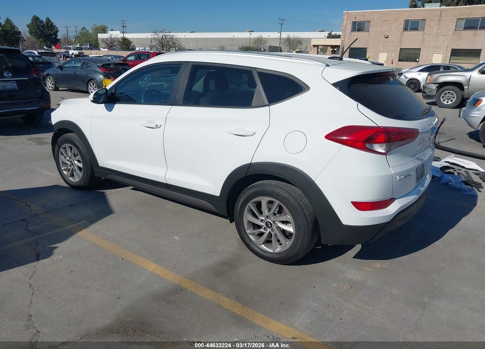 2016 HYUNDAI TUCSON SE VIN: KM8J3CA46GU112668