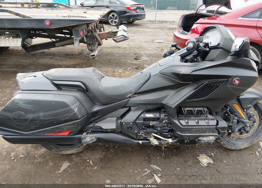 2025 HONDA GL1800 B VIN: JH2SC7946SK700070