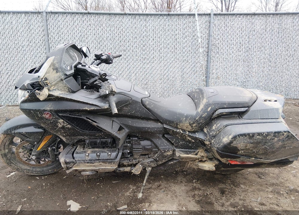 2025 HONDA GL1800 B VIN: JH2SC7946SK700070