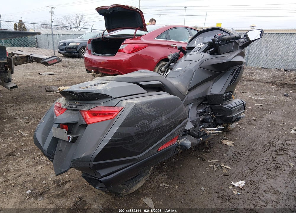 2025 HONDA GL1800 B VIN: JH2SC7946SK700070