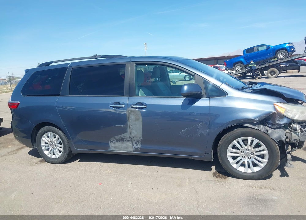 2016 TOYOTA SIENNA XLE 8 PASSENGER VIN: 5TDYK3DC3GS714537