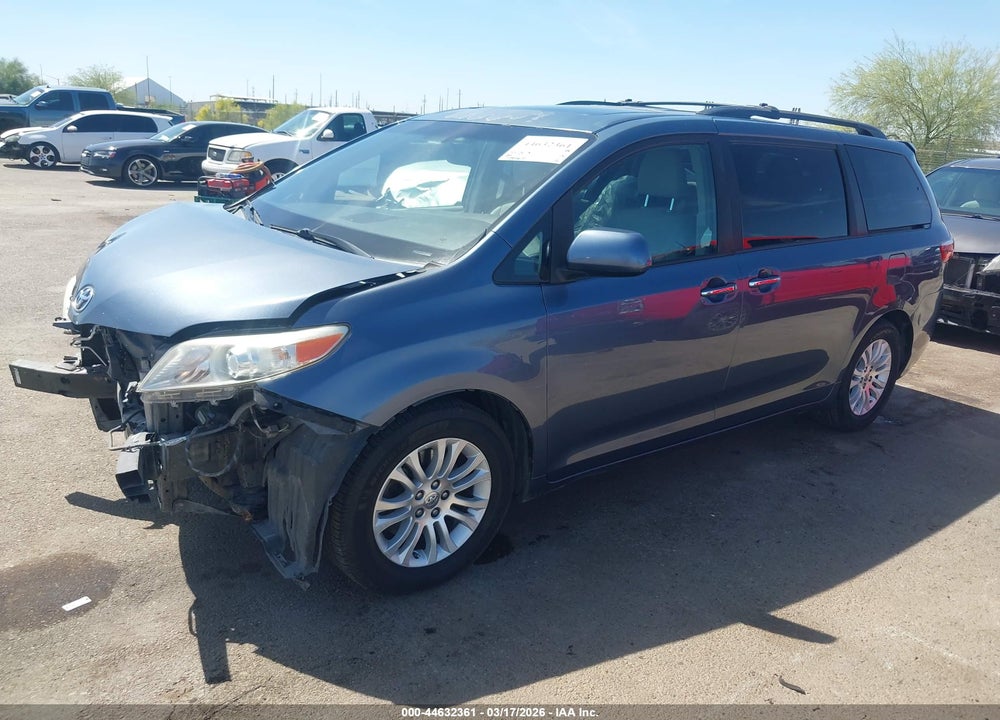 2016 TOYOTA SIENNA XLE 8 PASSENGER VIN: 5TDYK3DC3GS714537