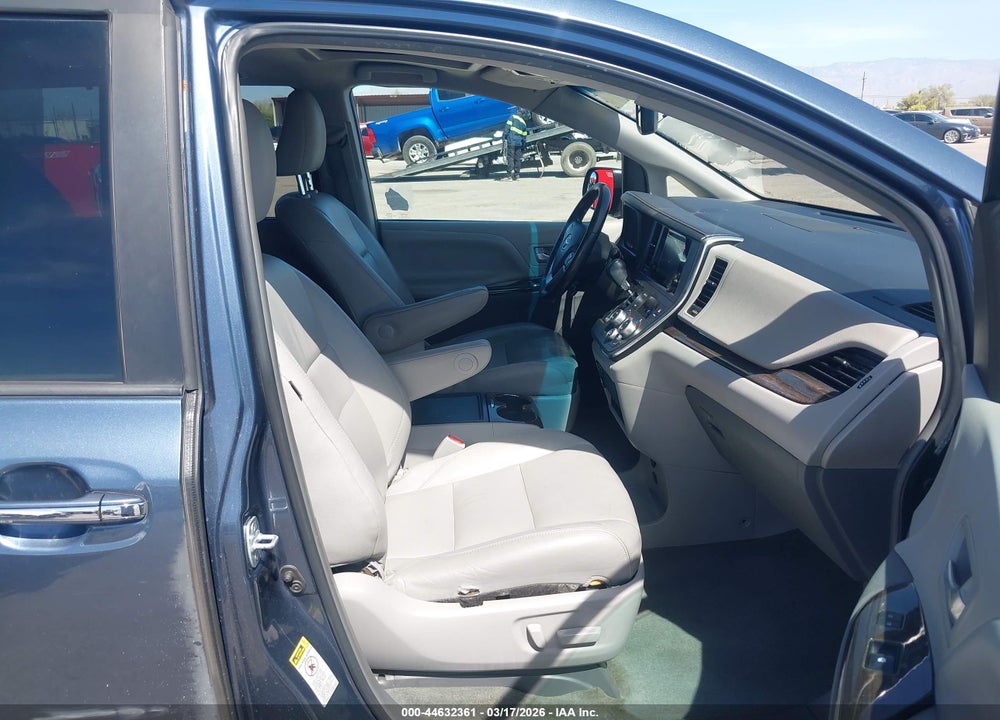 2016 TOYOTA SIENNA XLE 8 PASSENGER VIN: 5TDYK3DC3GS714537