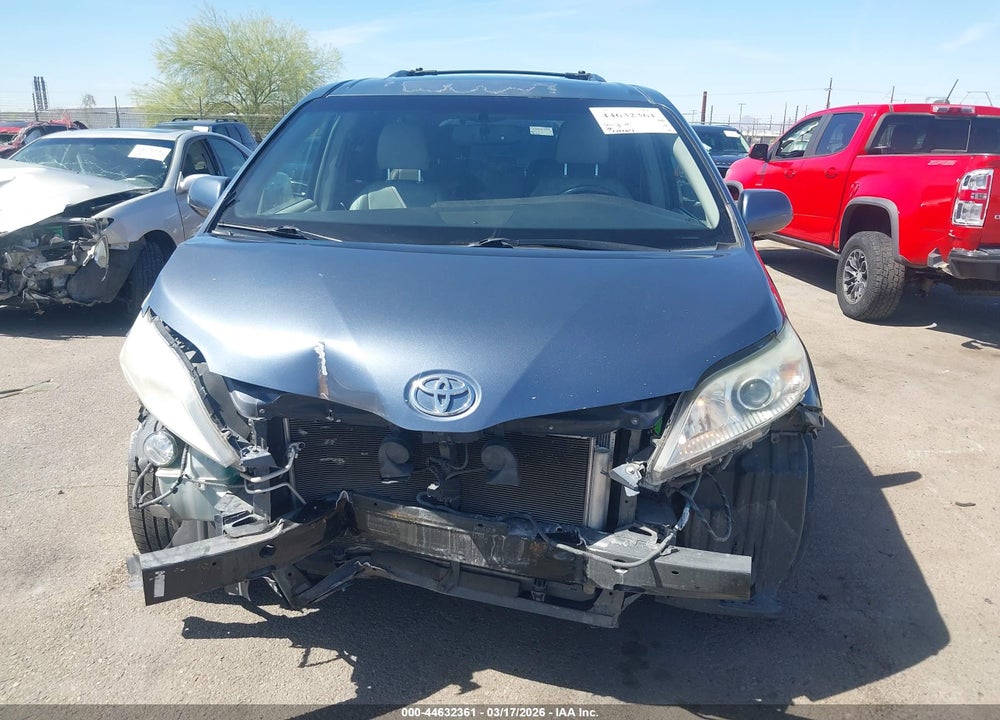 2016 TOYOTA SIENNA XLE 8 PASSENGER VIN: 5TDYK3DC3GS714537