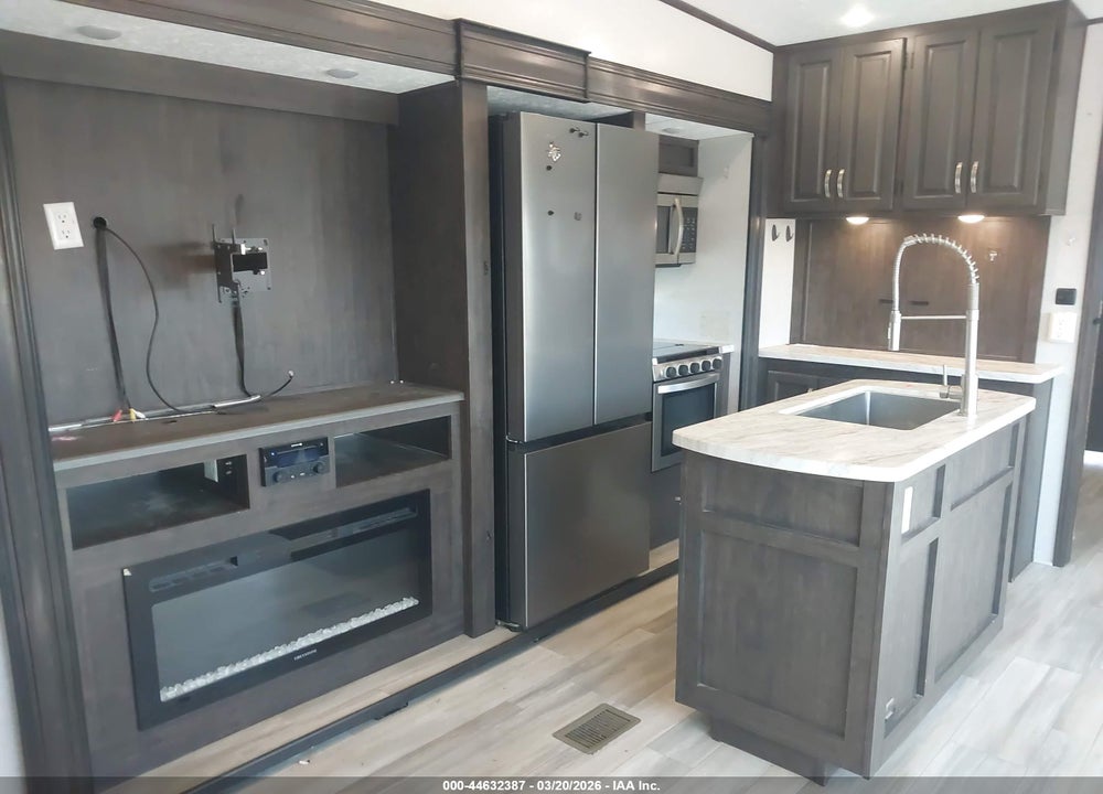 2021 SHASTA PHOENIX 367BH VIN: 5ZT3SP2B9MA001547