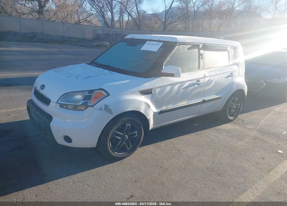 2011 KIA SOUL + VIN: KNDJT2A21B7339772
