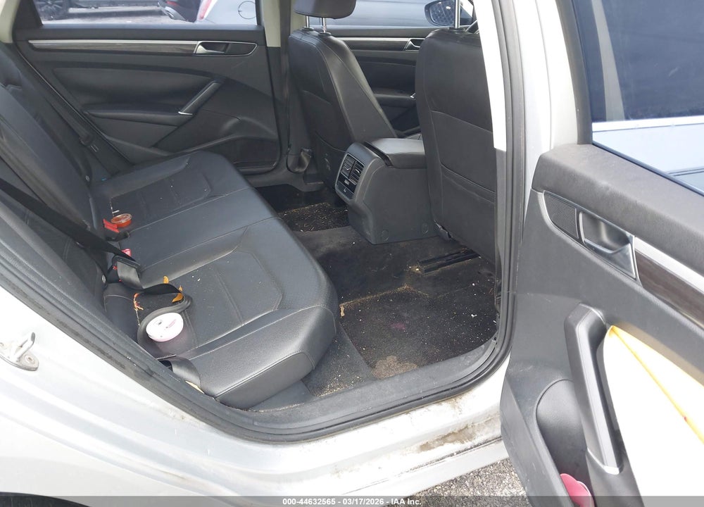 2018 VOLKSWAGEN PASSAT 2.0T SE VIN: 1VWBA7A3XJC013102
