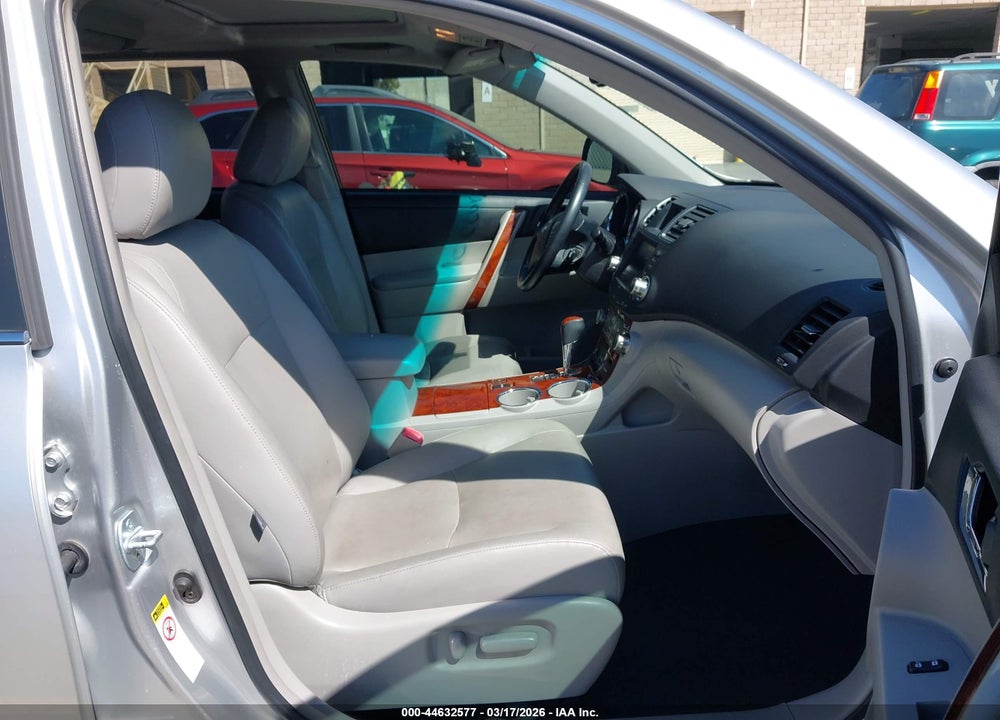 2011 TOYOTA HIGHLANDER HYBRID LIMITED V6 VIN: JTEDC3EH9B2000378
