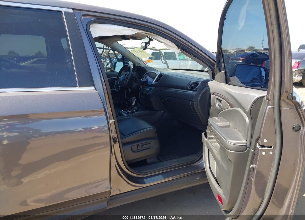 2019 HONDA RIDGELINE RTL-T VIN: 5FPYK2F64KB001622