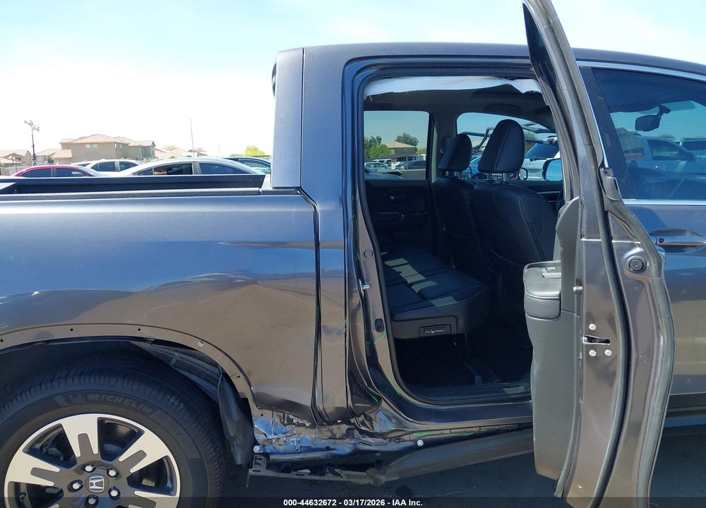 2019 HONDA RIDGELINE RTL-T VIN: 5FPYK2F64KB001622