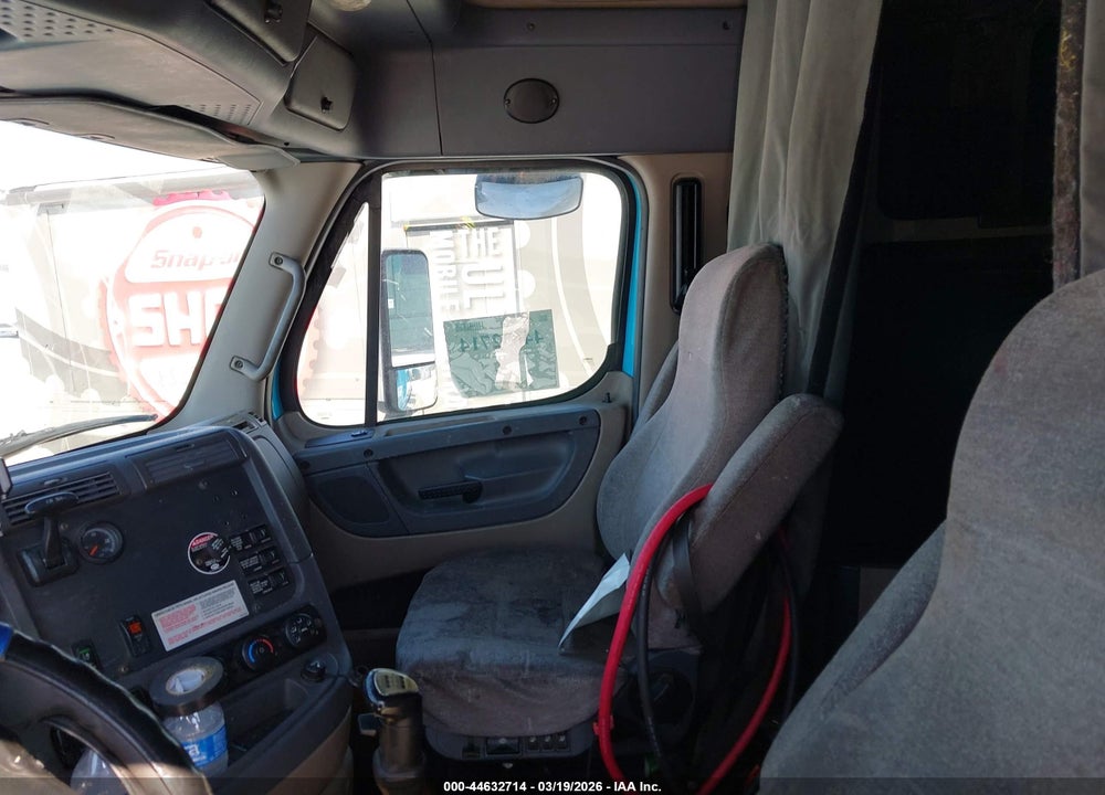 2011 FREIGHTLINER CASCADIA 125 VIN: 1FUJGLDR8BLBB6100