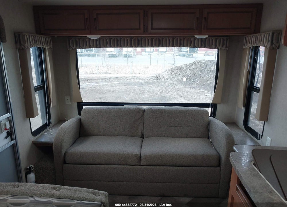 2015 PALOMINO PUMA 25RS TRAVEL TRAILER VIN: 4X4TPUA28FP055158