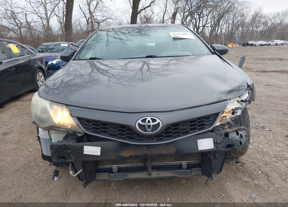 2014 TOYOTA CAMRY SE VIN: 4T1BF1FK7EU425961