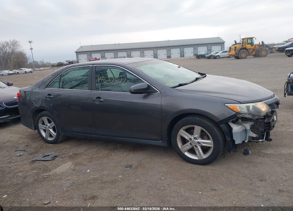 2014 TOYOTA CAMRY SE VIN: 4T1BF1FK7EU425961