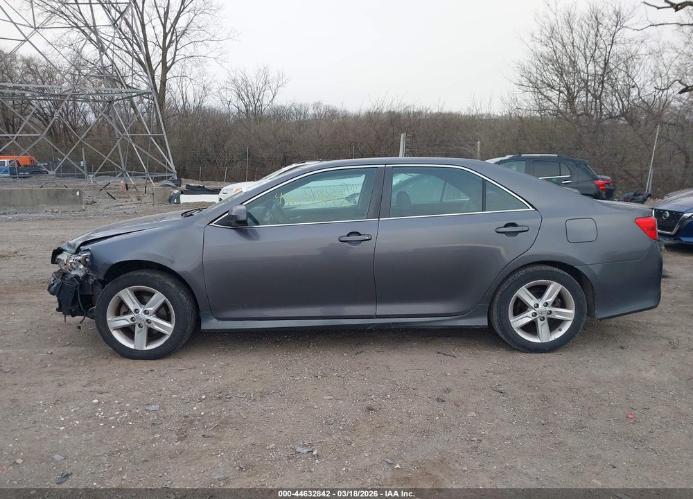 2014 TOYOTA CAMRY SE VIN: 4T1BF1FK7EU425961