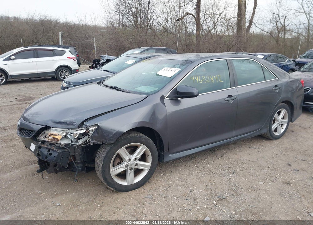2014 TOYOTA CAMRY SE VIN: 4T1BF1FK7EU425961