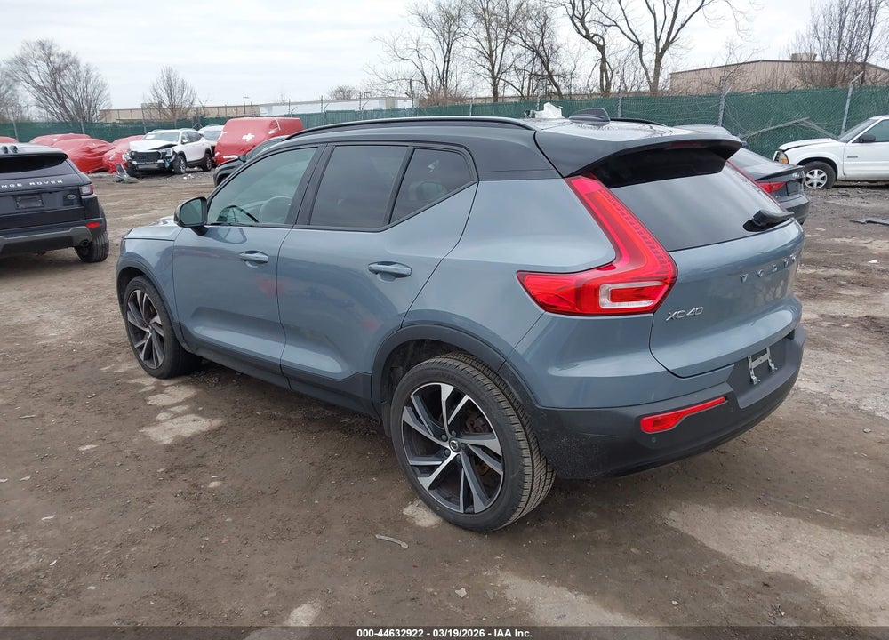 2022 VOLVO XC40 T5 R-DESIGN VIN: YV4162UM4N2648977