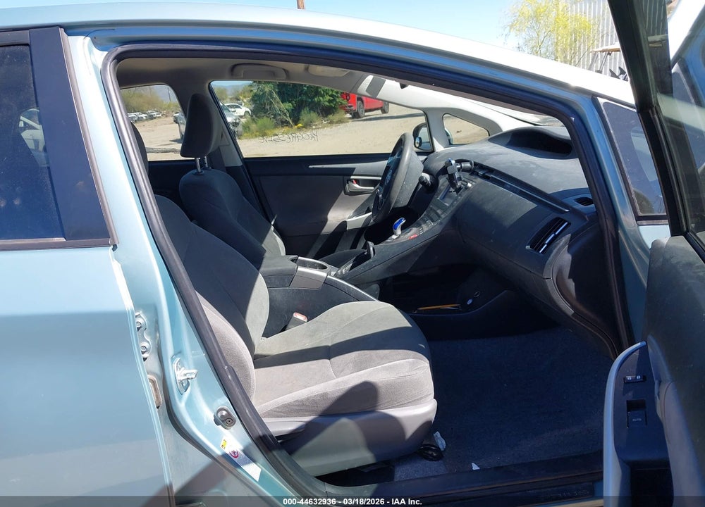 2014 TOYOTA PRIUS TWO VIN: JTDKN3DU9E1746747