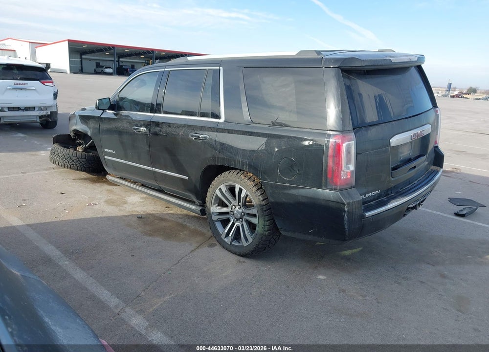 2017 GMC YUKON DENALI VIN: 1GKS2CKJ8HR337747