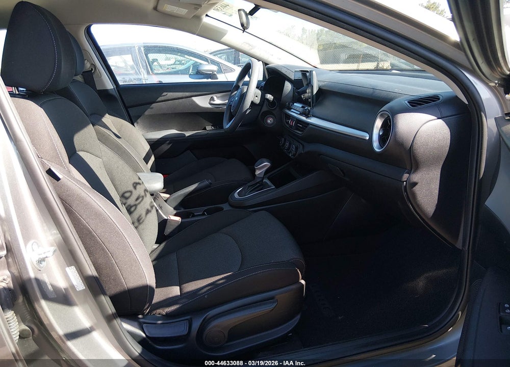 2023 KIA FORTE LXS VIN: 3KPF24AD8PE640536
