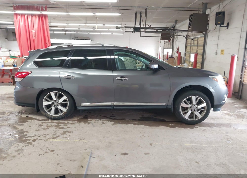 2016 NISSAN PATHFINDER PLATINUM VIN: 5N1AR2MM1GC636384
