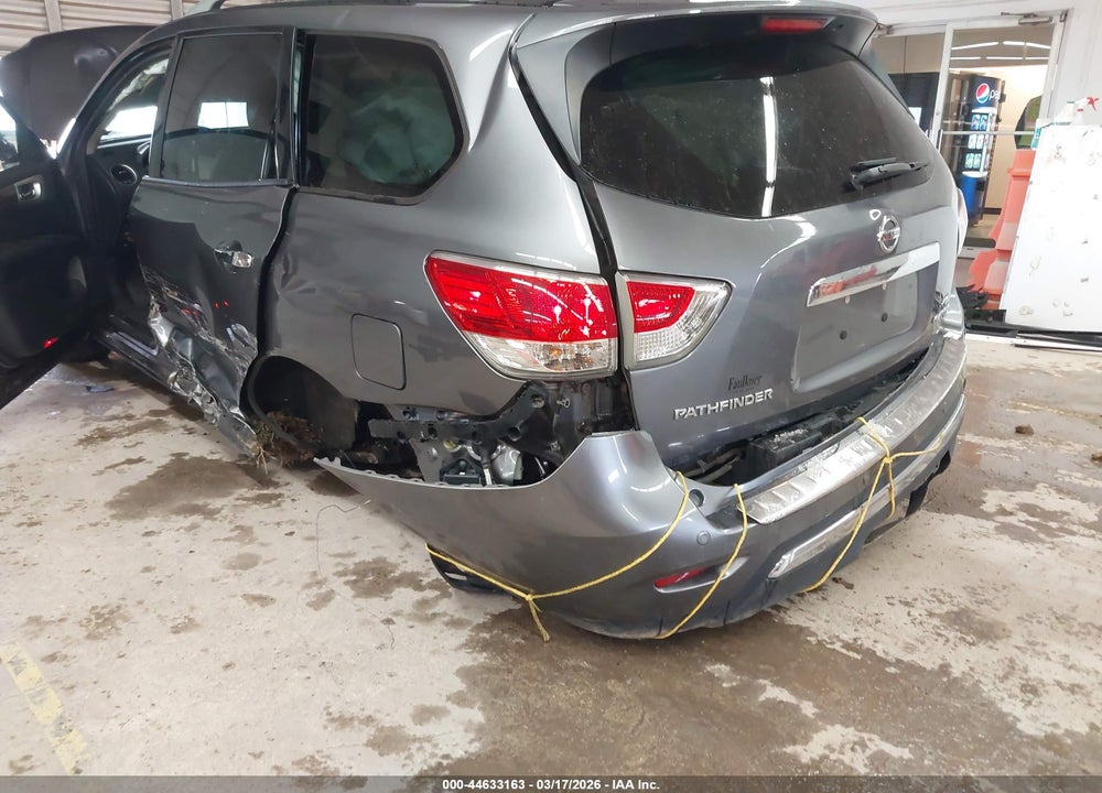 2016 NISSAN PATHFINDER PLATINUM VIN: 5N1AR2MM1GC636384