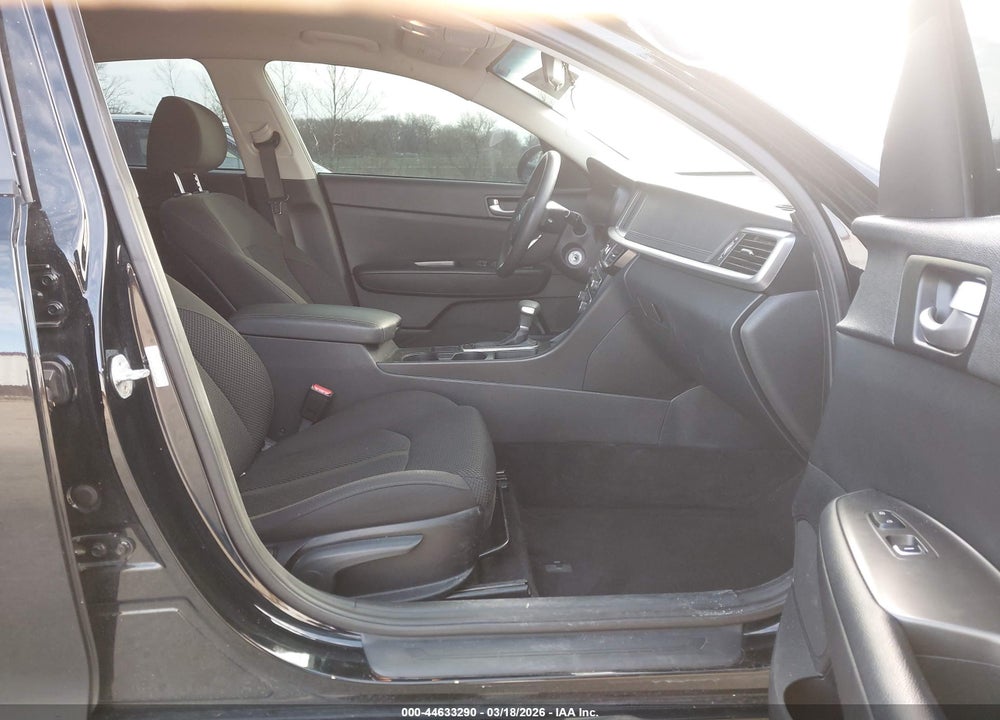 2019 KIA OPTIMA LX VIN: 5XXGT4L37KG345708