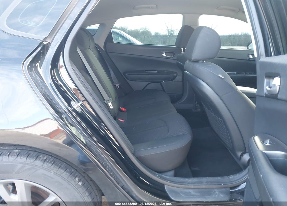 2019 KIA OPTIMA LX VIN: 5XXGT4L37KG345708
