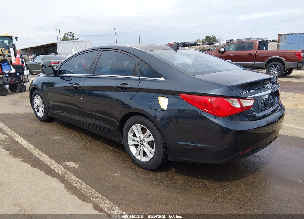 2013 HYUNDAI SONATA GLS VIN: 5NPEB4AC5DH585621