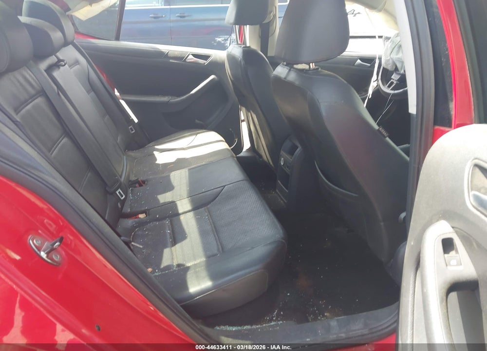 2014 VOLKSWAGEN JETTA 1.8T SE VIN: 3VWD17AJ4EM274558