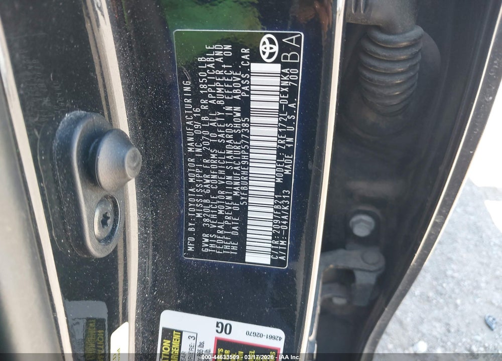 2017 TOYOTA COROLLA LE VIN: 5YFBURHE9HP577385