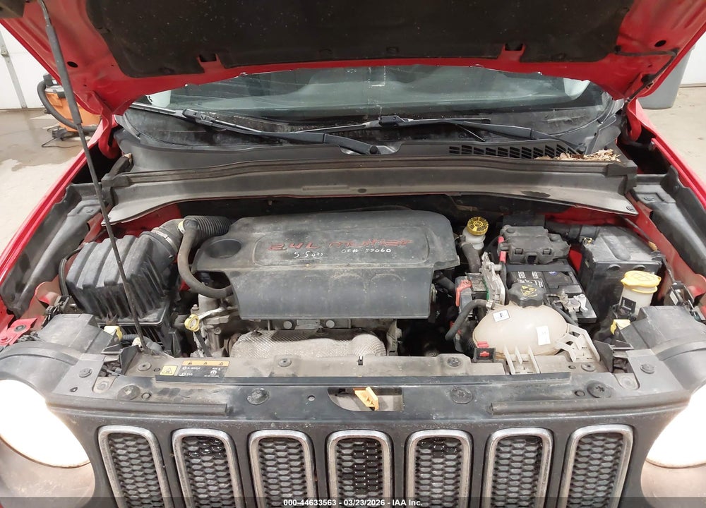 2016 JEEP RENEGADE LATITUDE VIN: ZACCJBBT3GPC53024