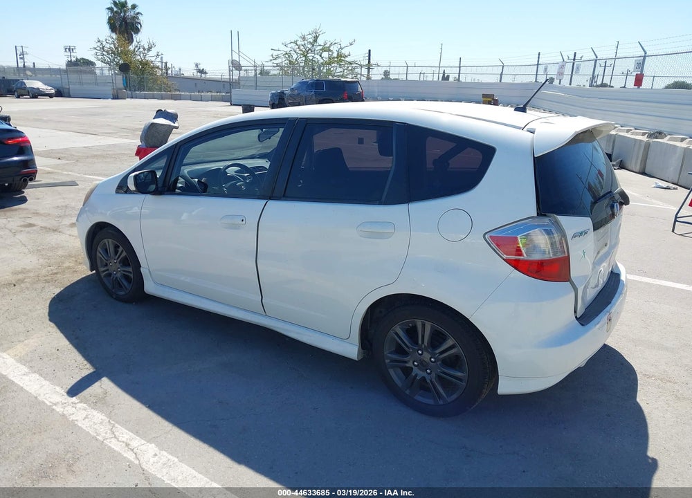 2011 HONDA FIT SPORT VIN: JHMGE8H61BC004386