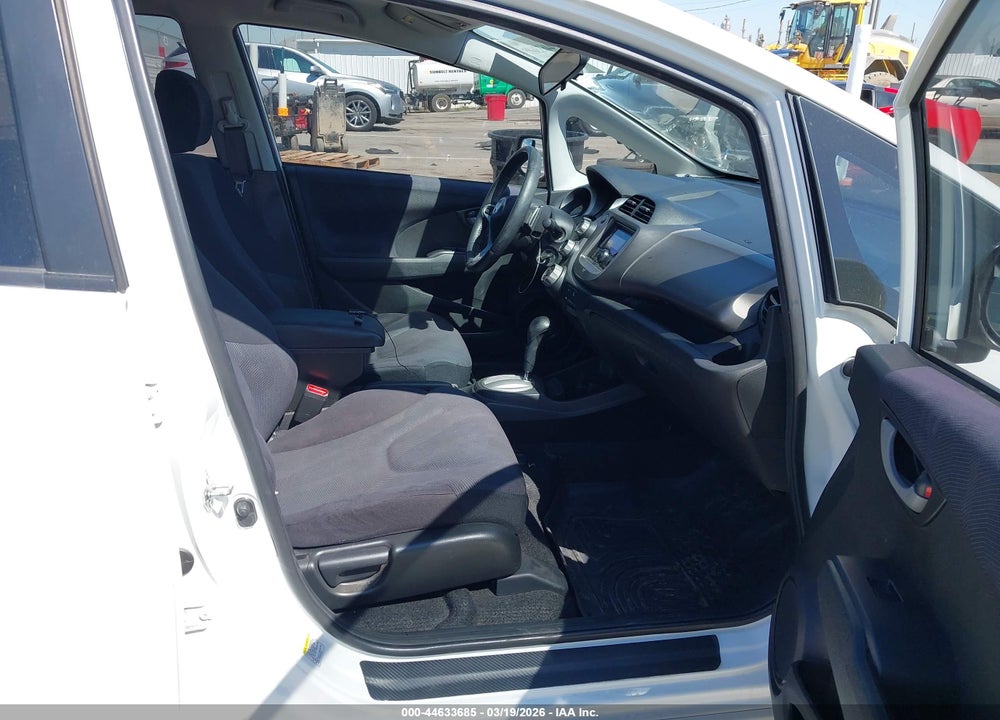 2011 HONDA FIT SPORT VIN: JHMGE8H61BC004386