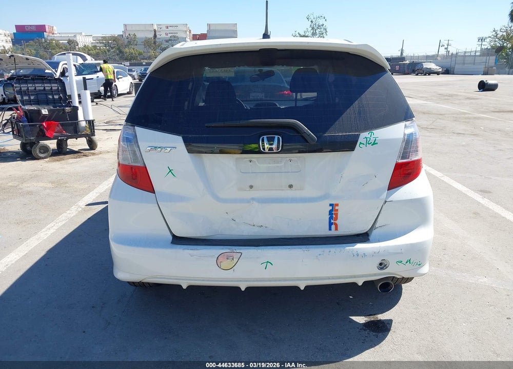 2011 HONDA FIT SPORT VIN: JHMGE8H61BC004386