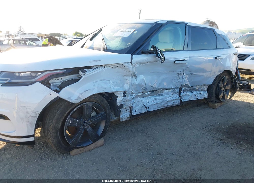 2018 LAND ROVER RANGE ROVER VELAR P250 S VIN: SALYB2RX3JA705470