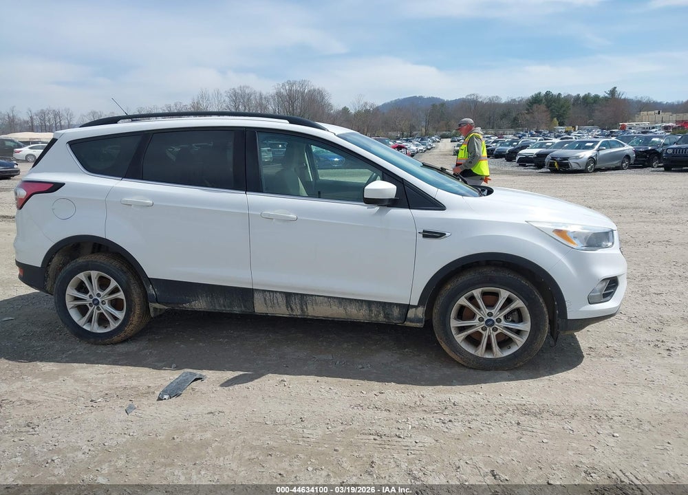 2018 FORD ESCAPE SE VIN: 1FMCU9G98JUB49322