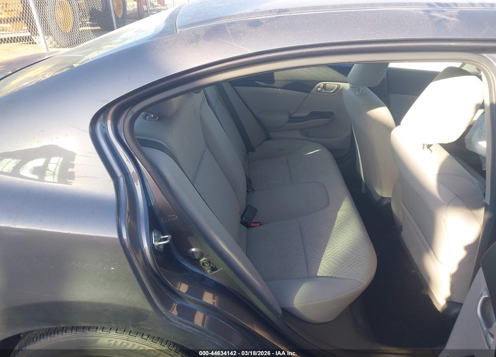 2014 HONDA CIVIC LX VIN: 19XFB2F57EE049360