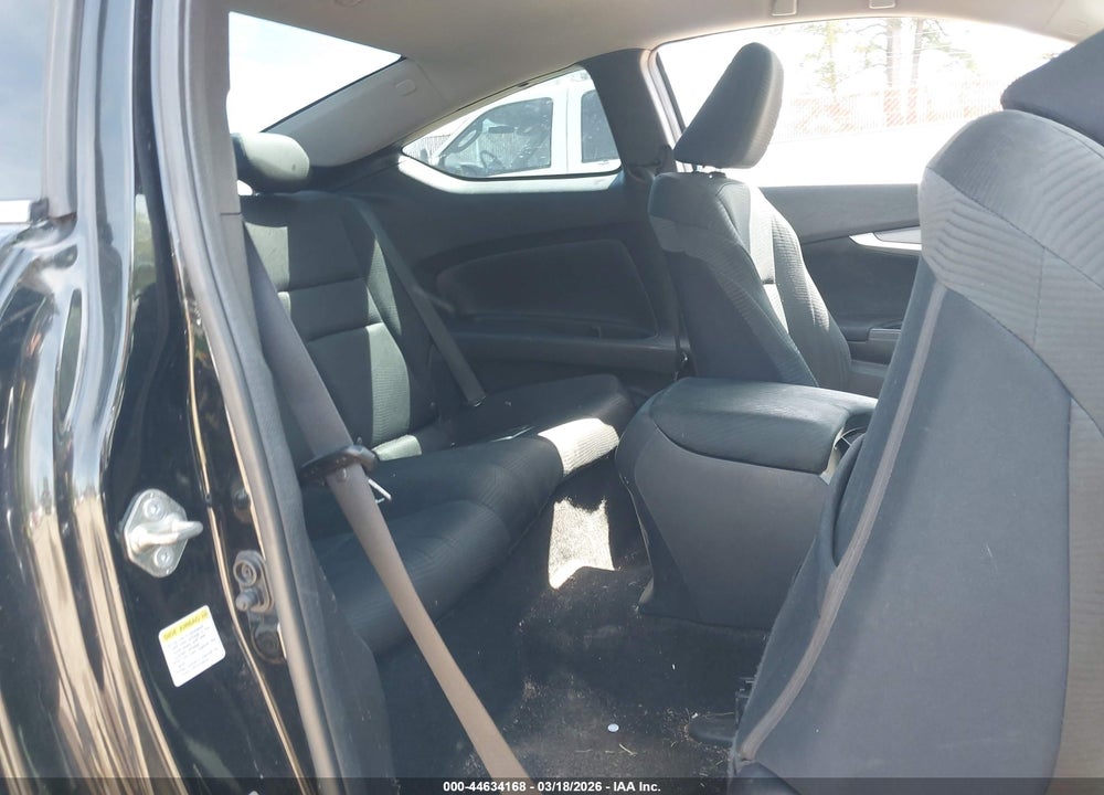 2015 HONDA ACCORD LX VIN: 1HGCT1B32FA002516