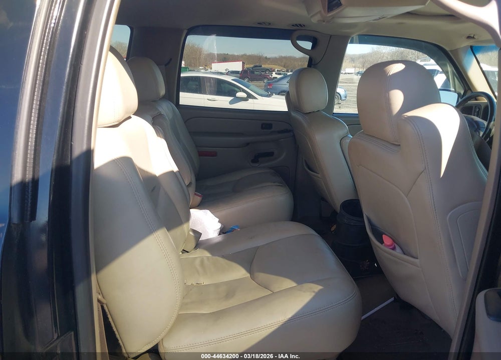 2005 GMC YUKON XL 2500 SLT VIN: 3GKGK26G05G221629