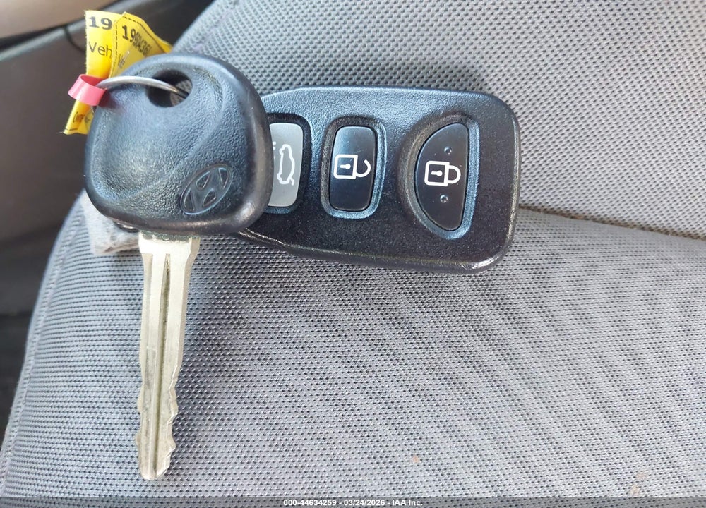 2013 HYUNDAI ELANTRA GLS VIN: 5NPDH4AE6DH373693